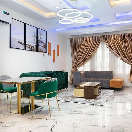 God'S Touch Apartments Remi Fani Kayode Gra. Ikeja Exteriör bild