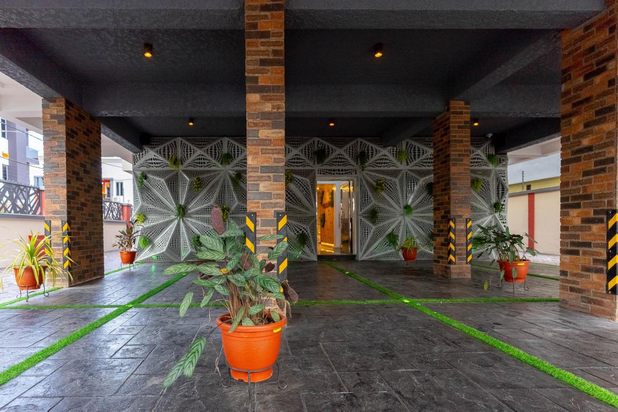 God'S Touch Apartments Remi Fani Kayode Gra. Ikeja Exteriör bild