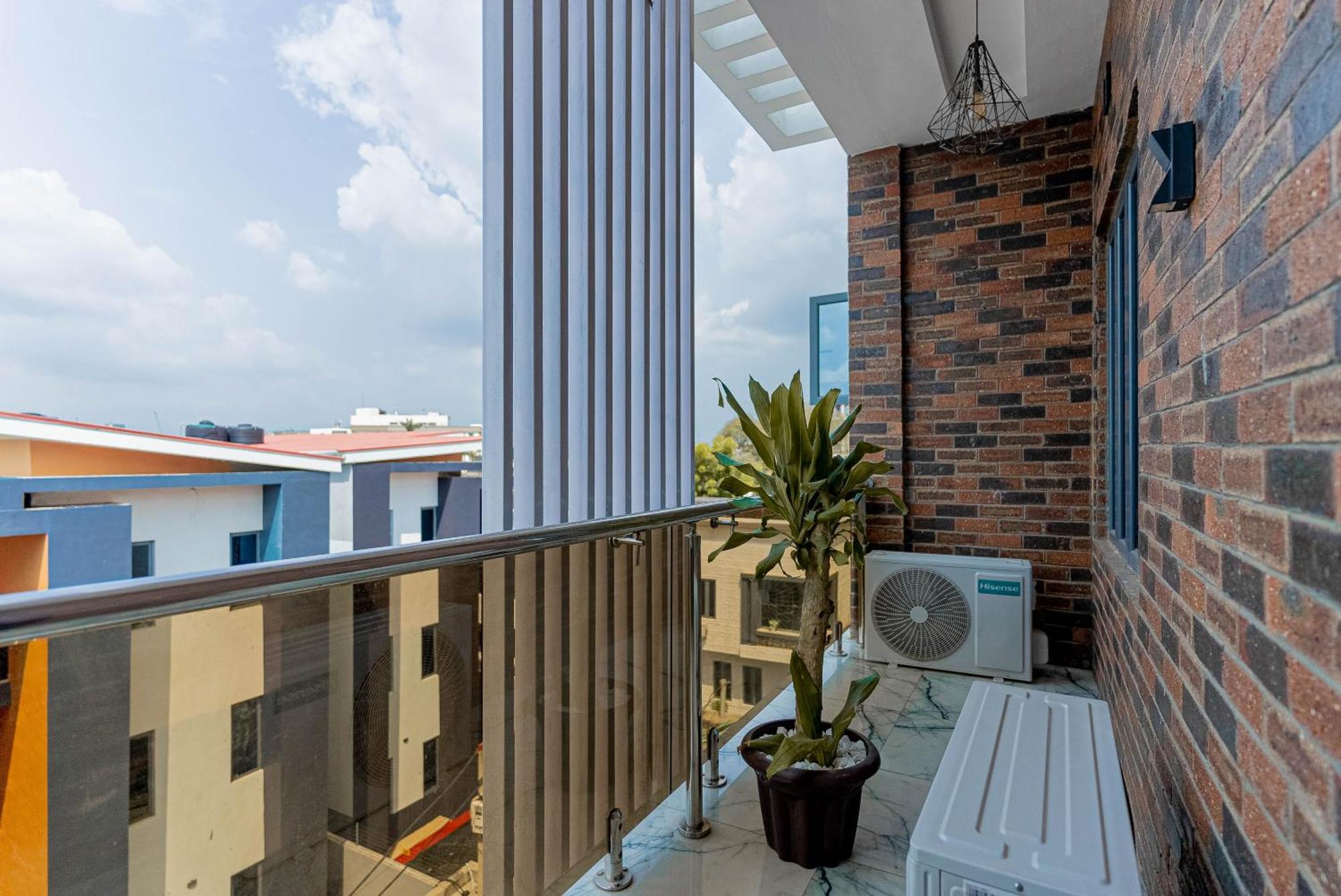 God'S Touch Apartments Remi Fani Kayode Gra. Ikeja Exteriör bild