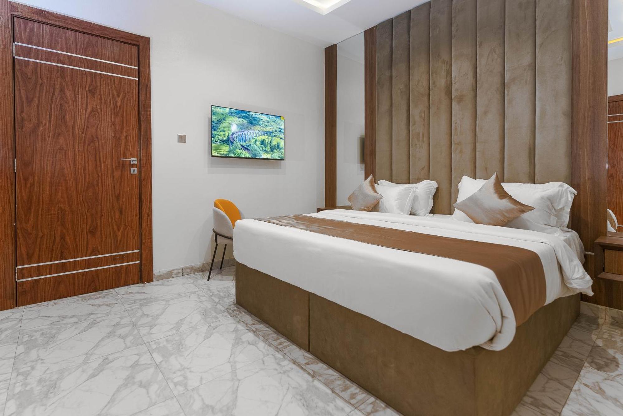 God'S Touch Apartments Remi Fani Kayode Gra. Ikeja Exteriör bild