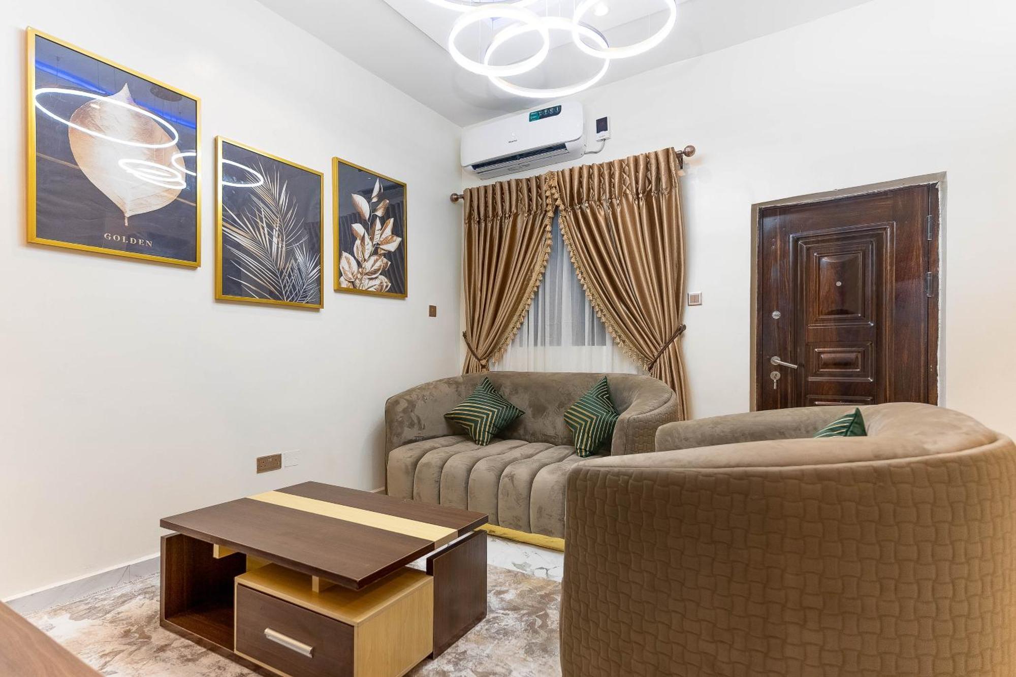 God'S Touch Apartments Remi Fani Kayode Gra. Ikeja Exteriör bild