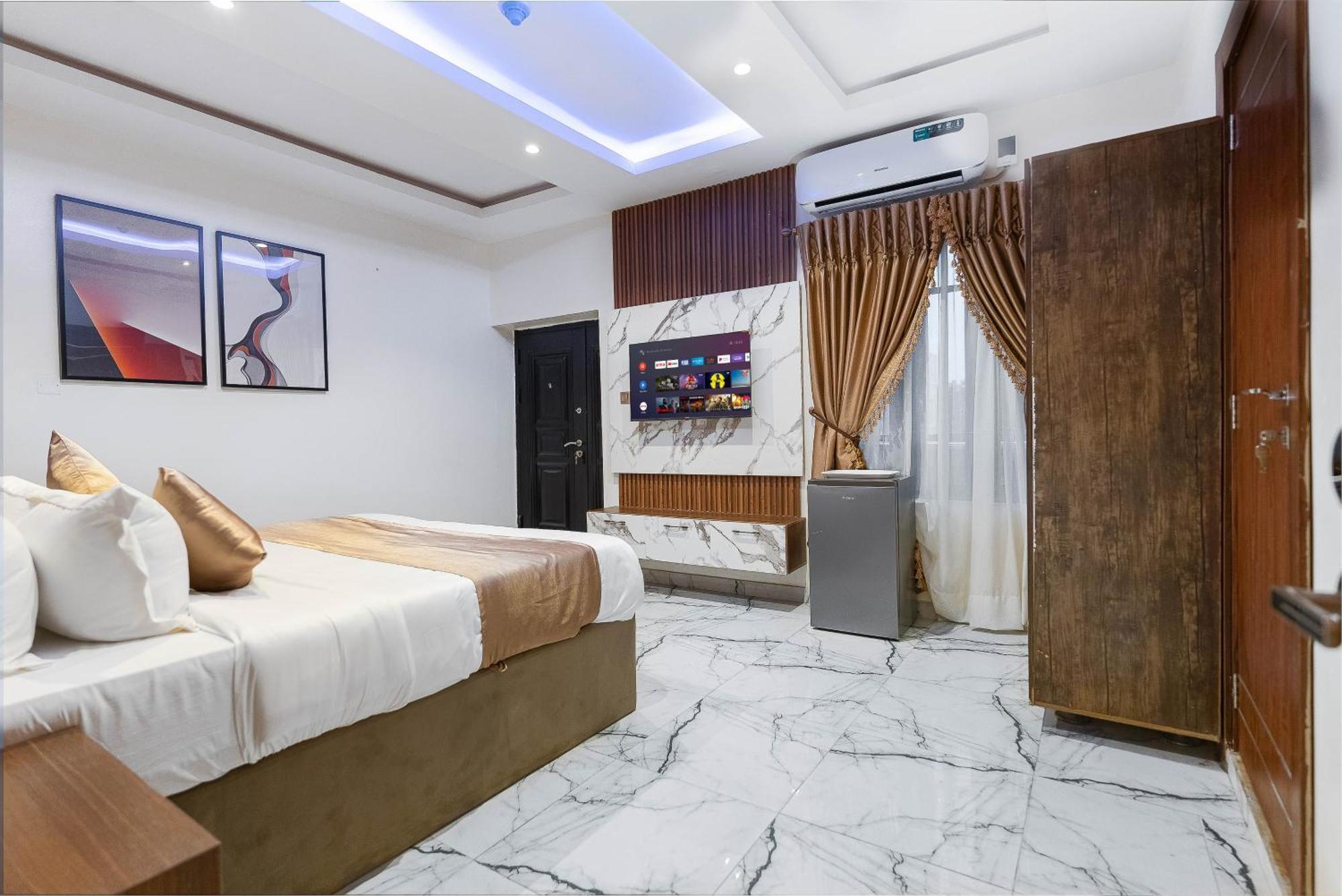 God'S Touch Apartments Remi Fani Kayode Gra. Ikeja Exteriör bild